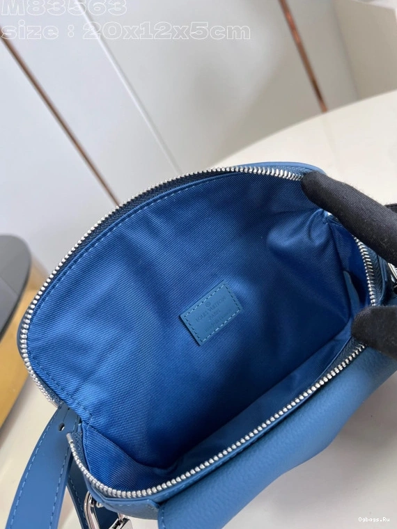 Wallet-20*12*5.5CM Pilot Wearable LOUIS VUITTON 0318